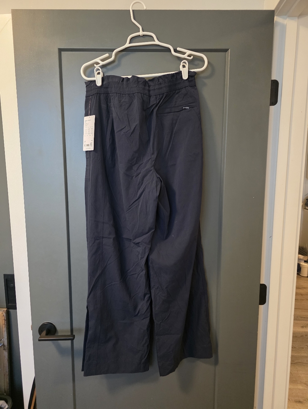 Athelta Trekkie Parachute pant  Size M